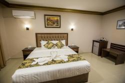 Deluxe King Size Bed Room