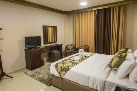 Deluxe King Size Bed Room